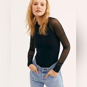 *NWT* Free People - Scrunch Sleeve Seamless Top - Black - M/L